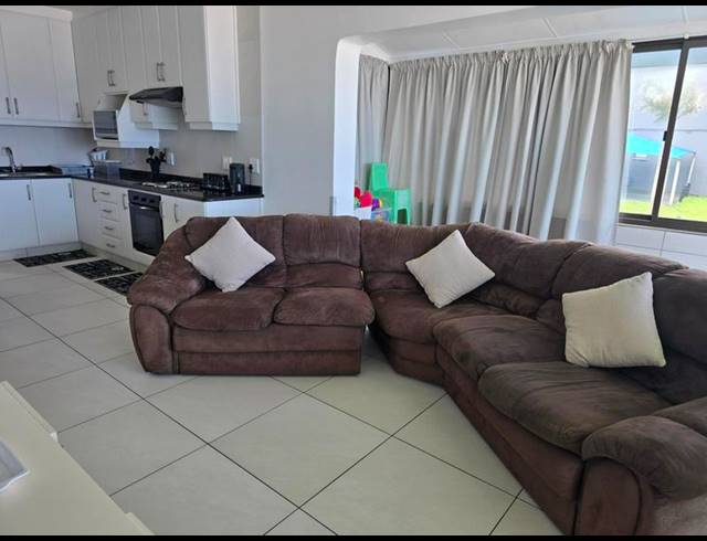 2 BEDROOM APARTMENT FOR SALE IN WINKLESPRUIT